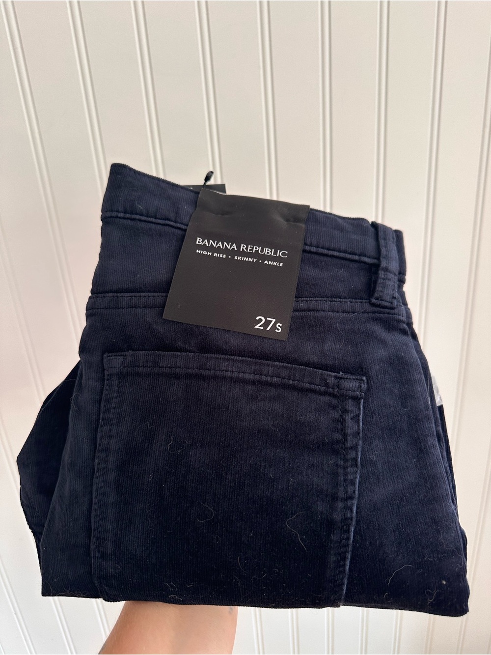 Banana Republic Women’s High Rise Skinny Pants. Velvet Corduroy Dark Blue. NWT.